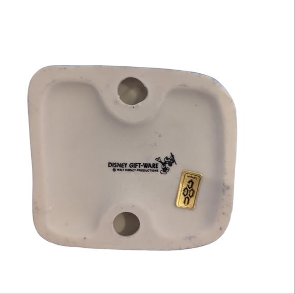 Disney Giftwares Donald Duck Golfing In the Pond Figurine - Picture 4 of 4